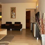 Aparthouse Apartament *