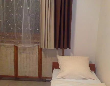 Aparthouse