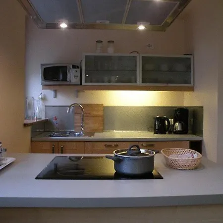Aparthouse *
